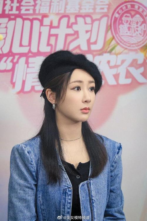 贝雷帽搭配衬衫好看吗_贝雷帽百搭神器,百变造型时尚利器! 贝雷帽搭配衬衫好看吗_贝雷帽百搭神器,百变造型时尚利器!