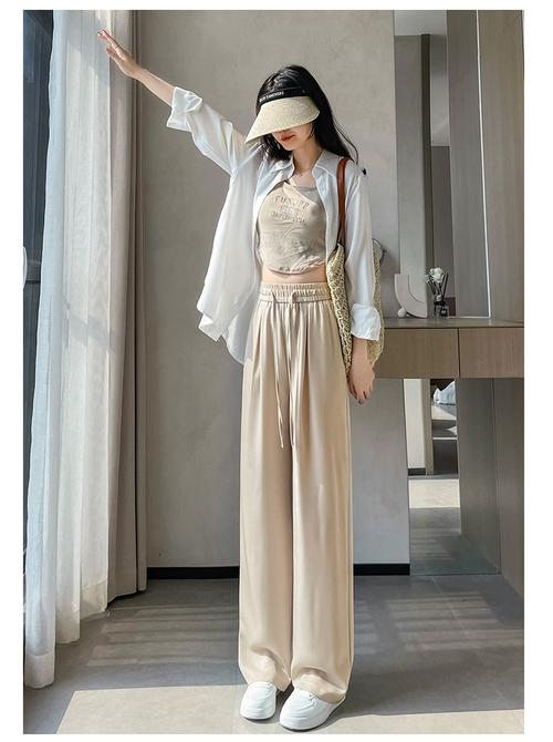 香槟色裤子配什么颜色好看_香槟裤时尚百搭，春夏穿出高贵优雅感