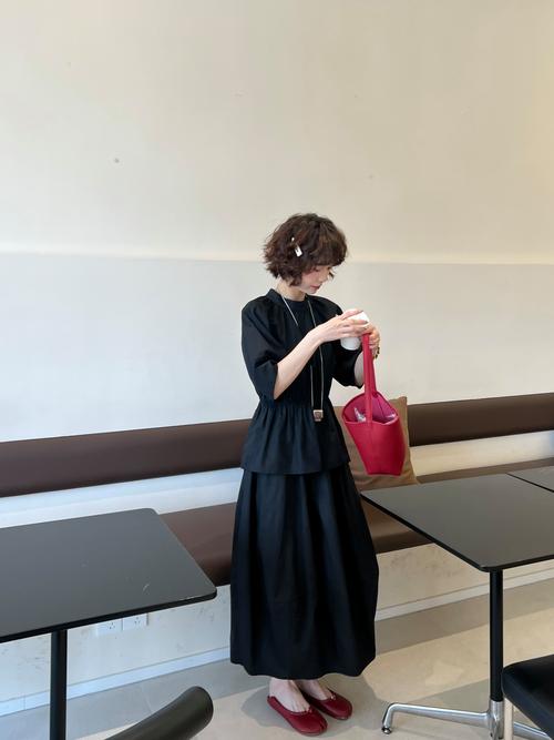 收腰的衣服适合什么人穿_收腰蕾丝显曲线，优雅气质女性必备