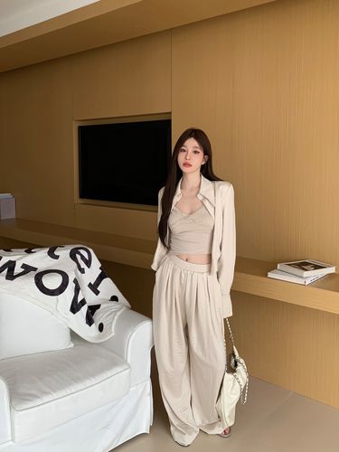 香槟色裤子配什么颜色上衣_香槟裤百搭时尚,秋冬季衣橱必备! 香槟色裤子配什么颜色上衣_香槟裤百搭时尚,秋冬季衣橱必备!