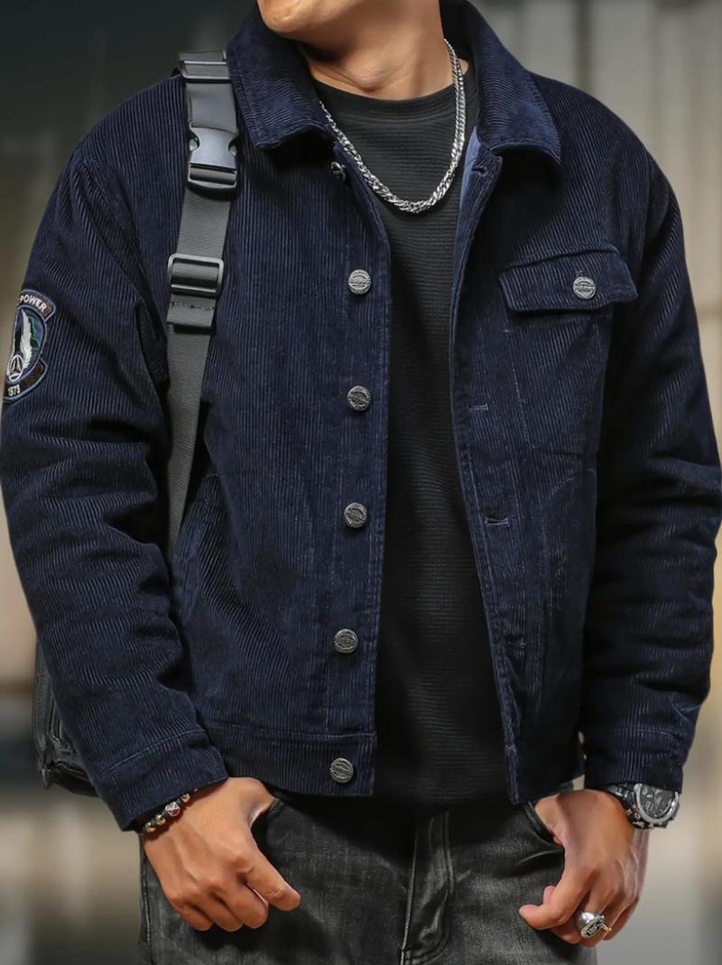 灯芯绒裤子配什么外套_厚实保暖灯芯绒裤，时尚舒适显气质！