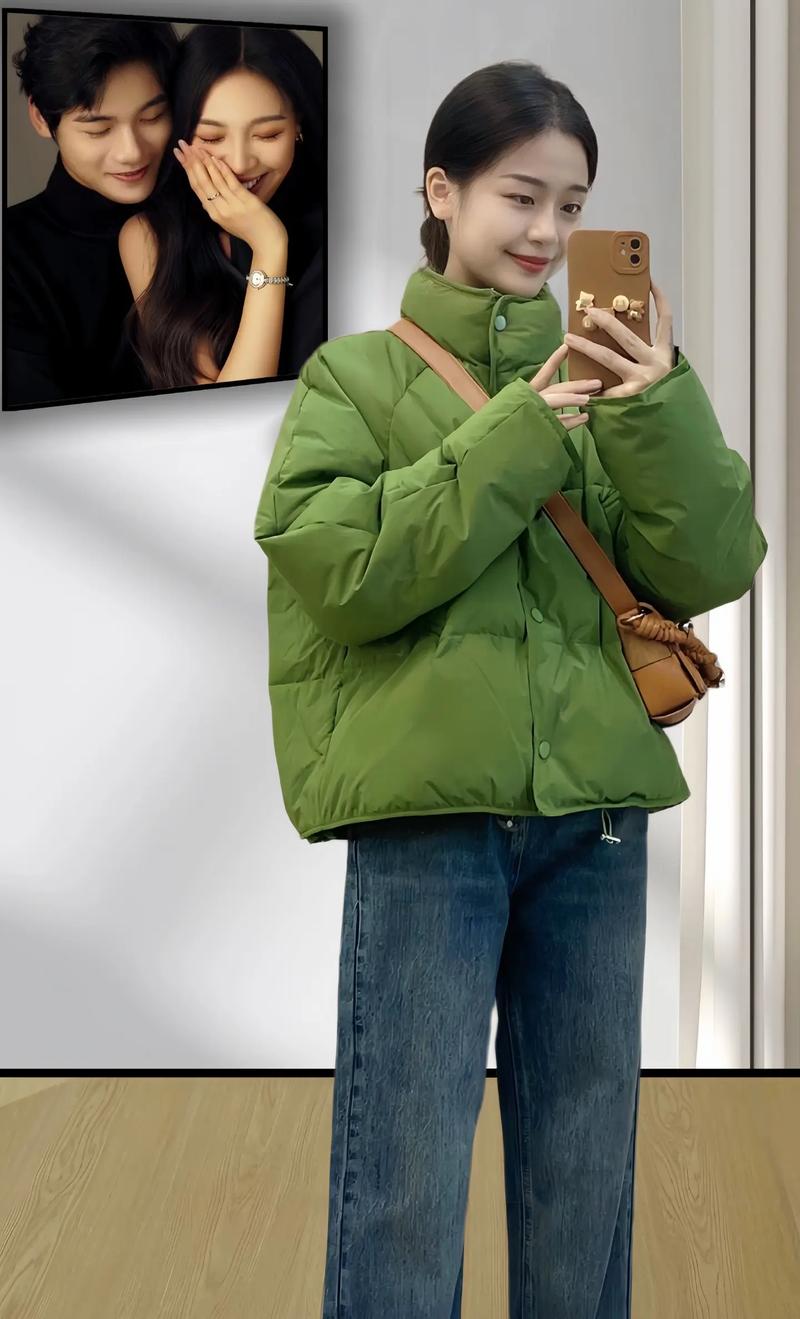 浅绿色棉服配什么裤子_浅绿棉服配裤装，黑白灰显瘦显气质！