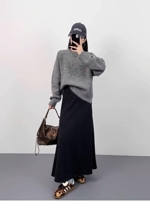 深灰色长裙搭配什么鞋子_5色鞋款打造不同风格