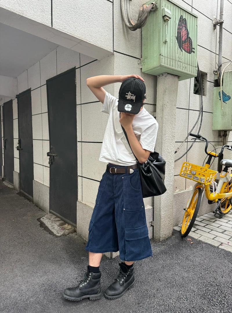 灯芯绒裤子配什么鞋_灯芯绒裤子搭鞋多风格，优雅休闲复古个性全有！