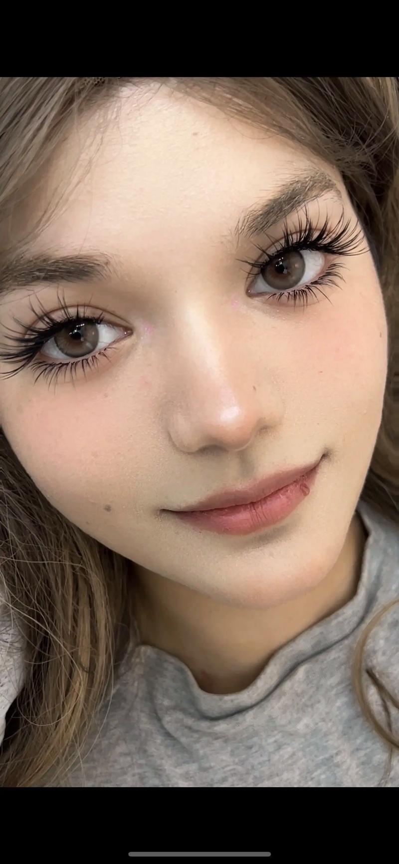 接睫毛能化妆吗_接睫毛后能化妆？注意避开油分和浓妆！