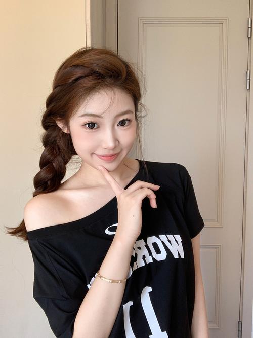 斜麻花辫怎么扎好看_自然优雅，时尚省时