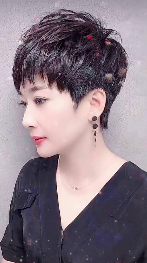 我给老婆剪齐耳短发_老婆新短发变自信,精灵系发型超时尚! 我给老婆剪齐耳短发_老婆新短发变自信,精灵系发型超时尚!