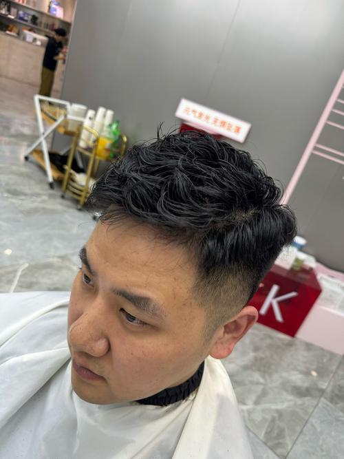 男法式贴头短卷发_个性气质全都有