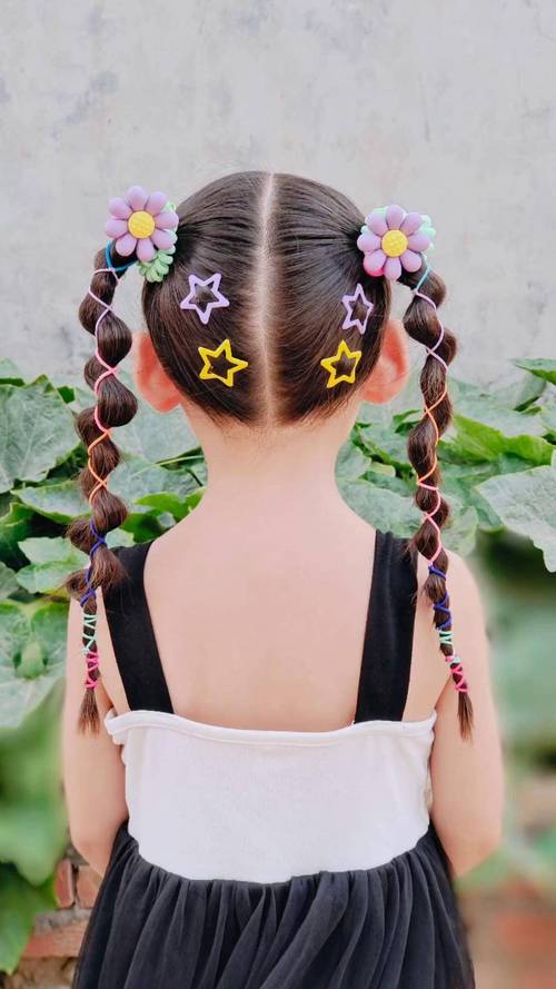 三四岁小姑娘扎小辫花样发型_萌娃一周发型新花样,可爱不重样! 三四岁小姑娘扎小辫花样发型_萌娃一周发型新花样,可爱不重样!