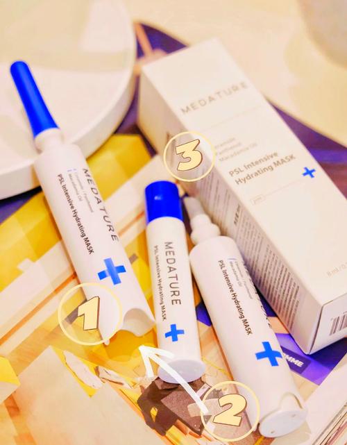 打鼻梁有什么化妆品_高光修容鼻影粉，打造立体鼻型