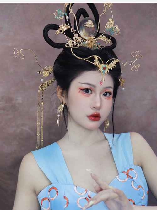 古装美女是怎么化妆的_探寻古代审美与妆容技艺 古装美女是怎么化妆的_探寻古代审美与妆容技艺