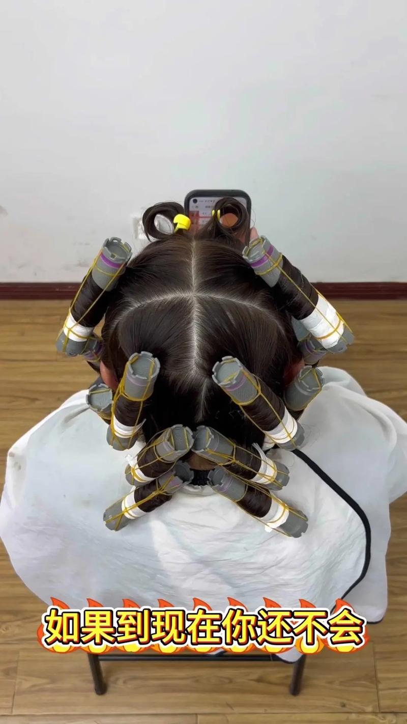 刚烫的头发可以梳吗_烫发后如何正确梳头？