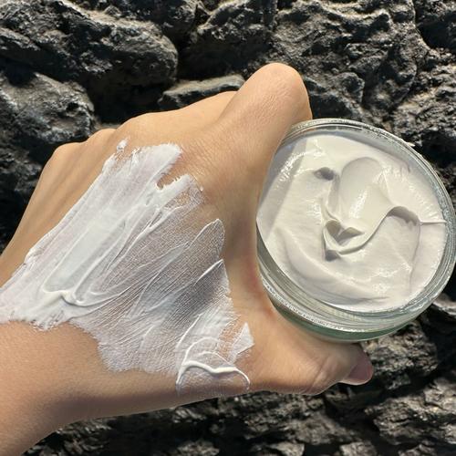 擦什么化妆品脸能变白_综合调理美白,清洁保湿加成分,饮食作息不能少 擦什么化妆品脸能变白_综合调理美白,清洁保湿加成分,饮食作息不能少