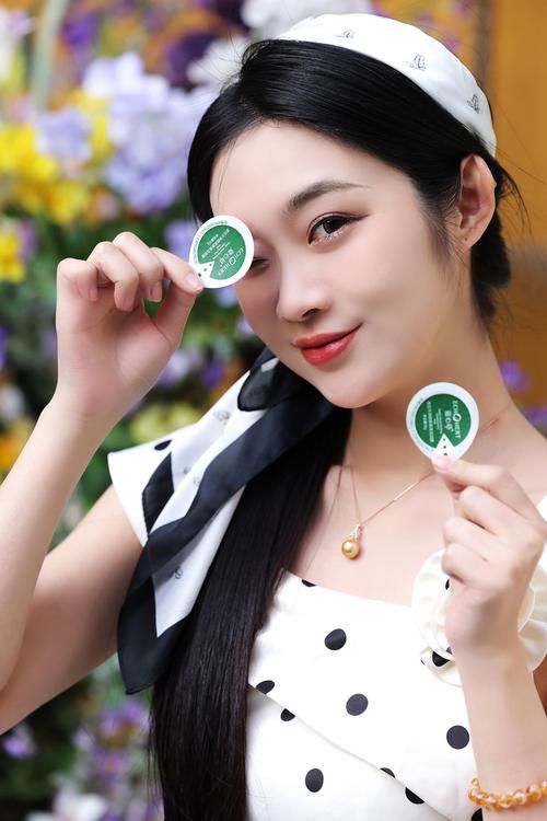 老是化妆对皮肤好吗_少化妆，选温和，保健康！