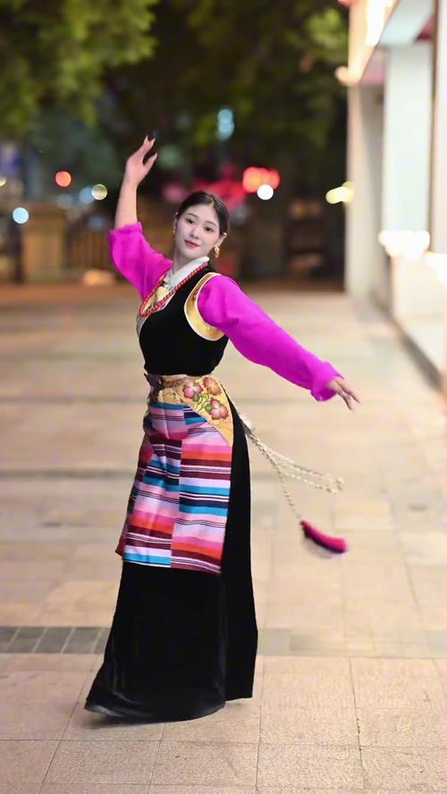 弦子舞蹈动作_悦耳动感的传统非遗