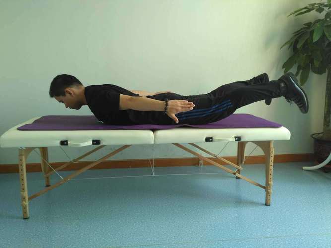 燕儿飞动作腰间盘突出_缓解腰痛的好方法