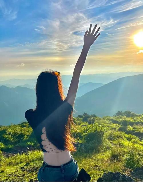 从背后拍照的姿势叫什么_不露脸的故事，更有趣