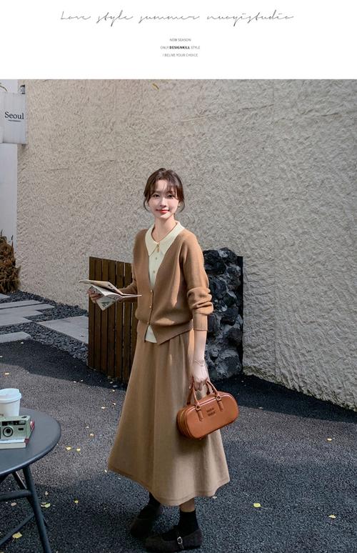 浅驼色半身裙搭配上衣_百搭优雅,秋冬必备! 浅驼色半身裙搭配上衣_百搭优雅,秋冬必备!