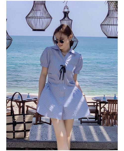 淡蓝色连衣裙搭配啥外套_淡蓝连衣裙配外套,风格多变又好看! 淡蓝色连衣裙搭配啥外套_淡蓝连衣裙配外套,风格多变又好看!