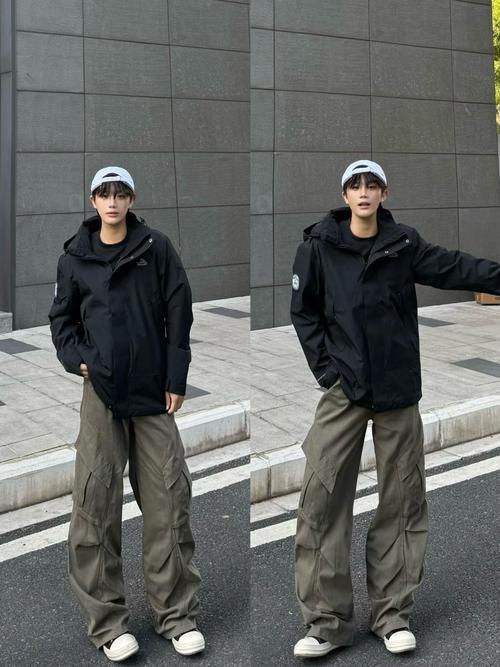 男冲锋衣搭配什么裤子_休闲时尚，风格随心选