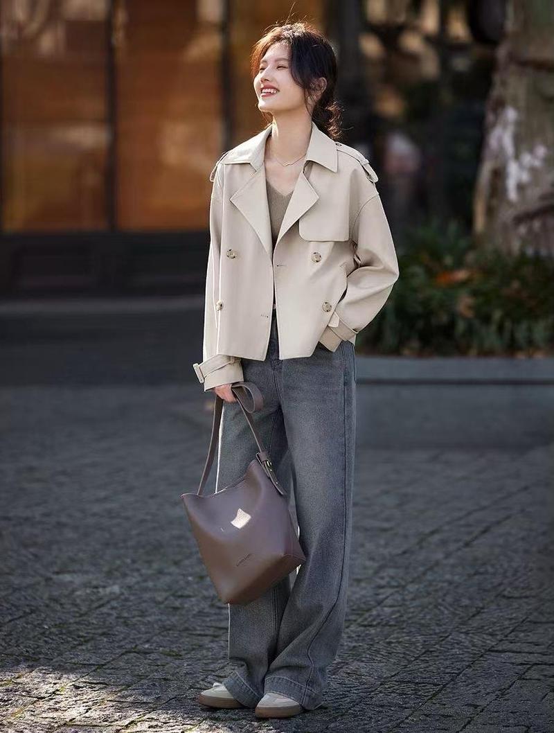 中短款风衣怎么搭配好看_百搭时尚，多场合穿搭