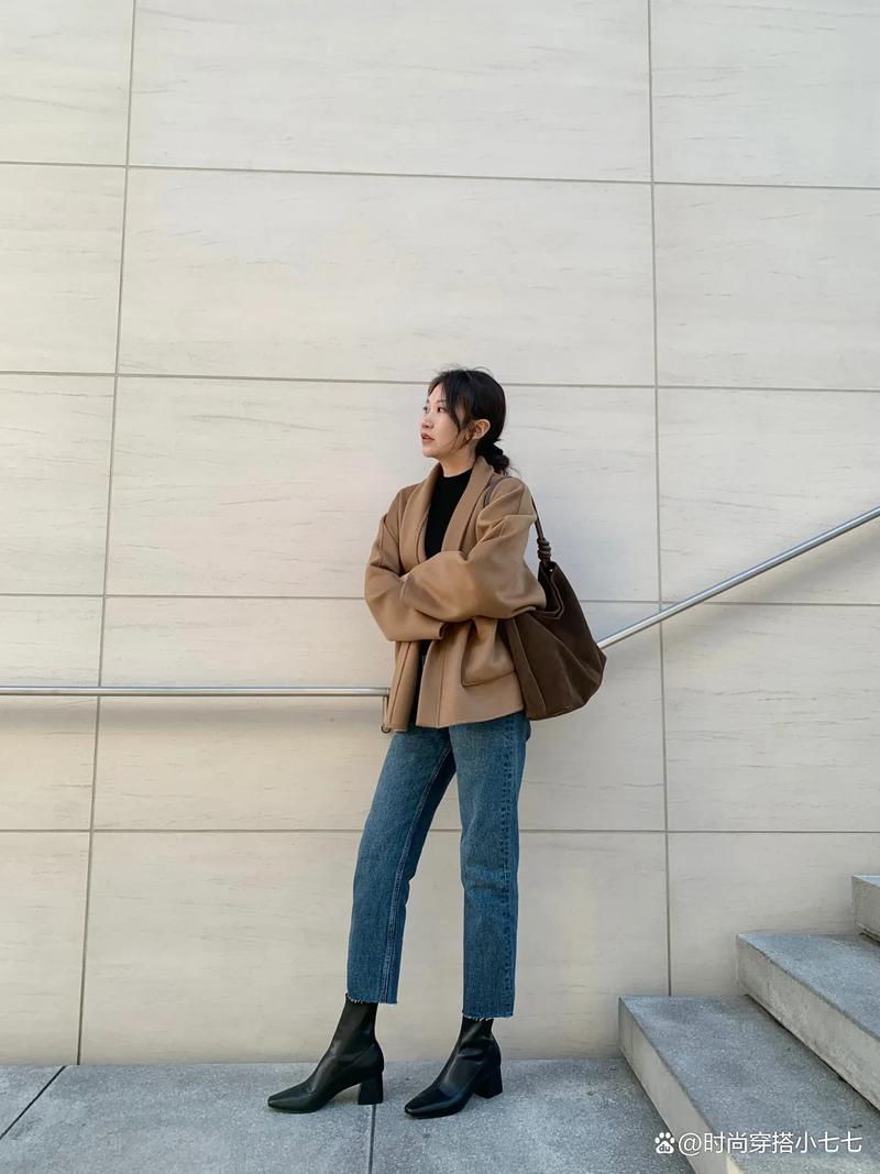 切尔西短靴配什么裤子_切尔西靴搭九分裤开衩裤显腿长,配裙外套显帅气 切尔西短靴配什么裤子_切尔西靴搭九分裤开衩裤显腿长,配裙外套显帅气