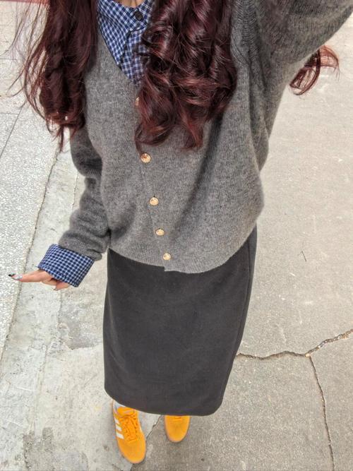 黄搭配什么颜色鞋子_黄色阔腿裤配不同鞋子,各有特色 黄搭配什么颜色鞋子_黄色阔腿裤配不同鞋子,各有特色