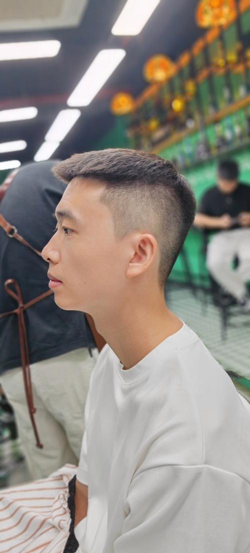 长栗子头发型男_朴叙俊栗子头爆火，简单又不简单！