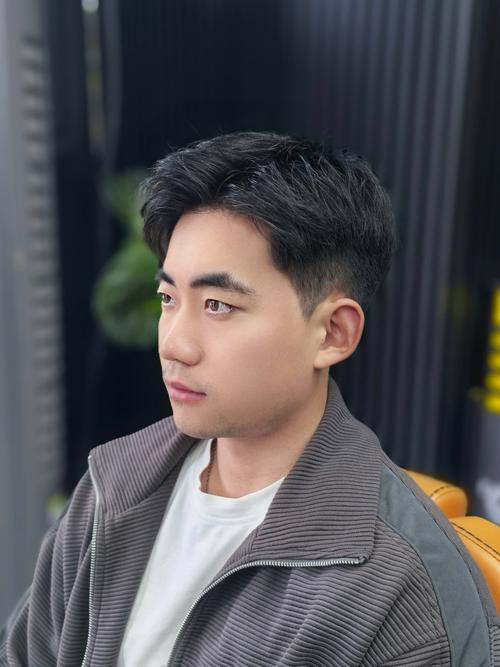 46岁男人发型_显成熟，避雷区，选对气质佳