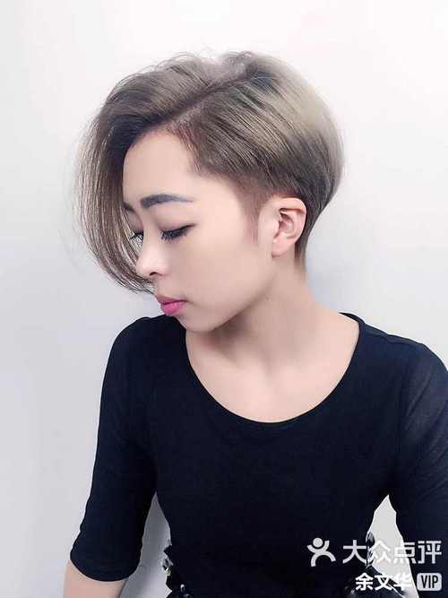 一侧长一侧短短发照片_不对称短发,时尚又显瘦! 一侧长一侧短短发照片_不对称短发,时尚又显瘦!