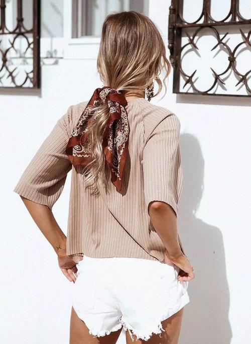 丝巾发带的戴法马尾_时尚丝巾发带，轻松变美！