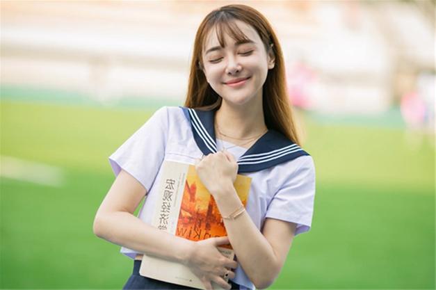 属鸡女适合什么发型_短发干练长发温婉,颜色棕色百搭 属鸡女适合什么发型_短发干练长发温婉,颜色棕色百搭