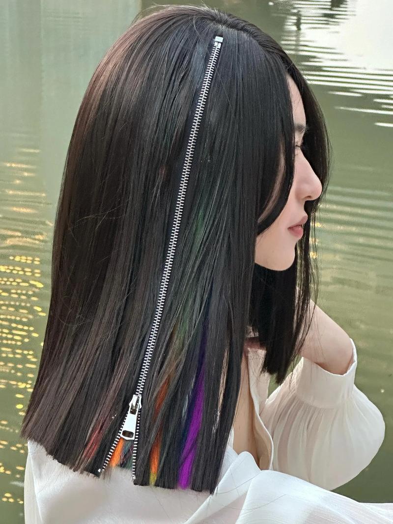 系头发被拉开衣服拉链_系衣服拉链卡？双拉链从上往下，被罩拉链头侧装，公共场所勿强拉！