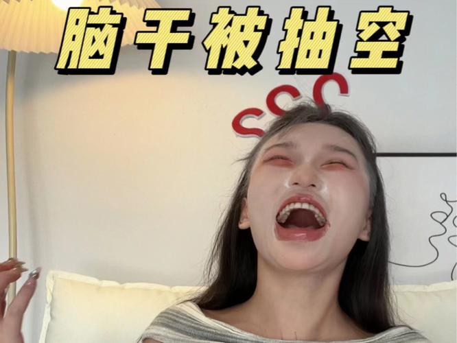 闭眼化妆挑战是什么_闭眼化妆挑战,荒诞又搞笑! 闭眼化妆挑战是什么_闭眼化妆挑战,荒诞又搞笑!