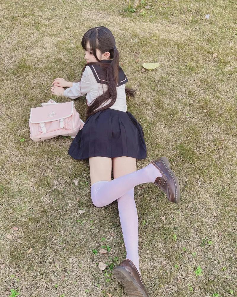 白丝双马尾最简单三个步骤_温柔风双马尾复古辣妹双麻花乖巧低马尾