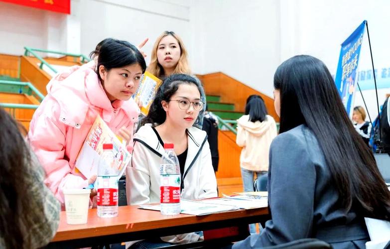 大四双选会化妆吗_大四毕业面试必淡妆，提升气色显专业，增强自信脱颖而出