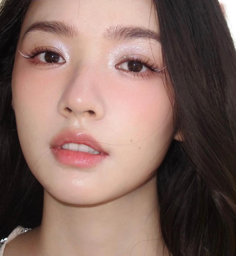 给明星化妆的人叫什么_塑造荧幕形象的幕后英雄 给明星化妆的人叫什么_塑造荧幕形象的幕后英雄