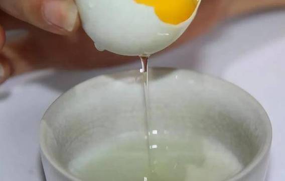 生鸡蛋清敷脸正确步骤_洁面后轻敷,每周2-3次助美肌 生鸡蛋清敷脸正确步骤_洁面后轻敷,每周2-3次助美肌