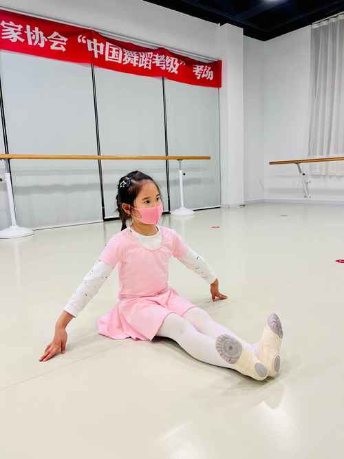 勾绷脚组合动作叫什么_舞之基础，塑形防伤