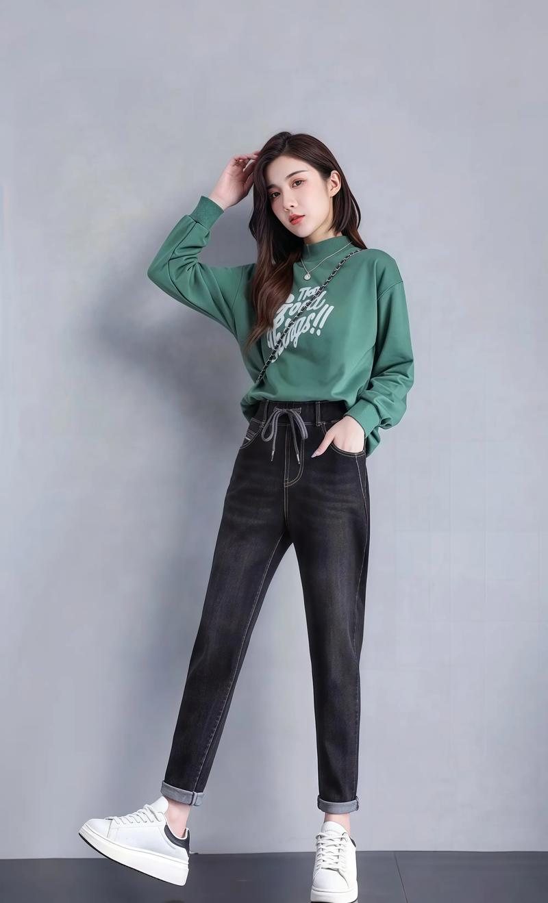矮个子适合穿牛仔裤吗_矮个女生穿牛仔裤显高技巧
