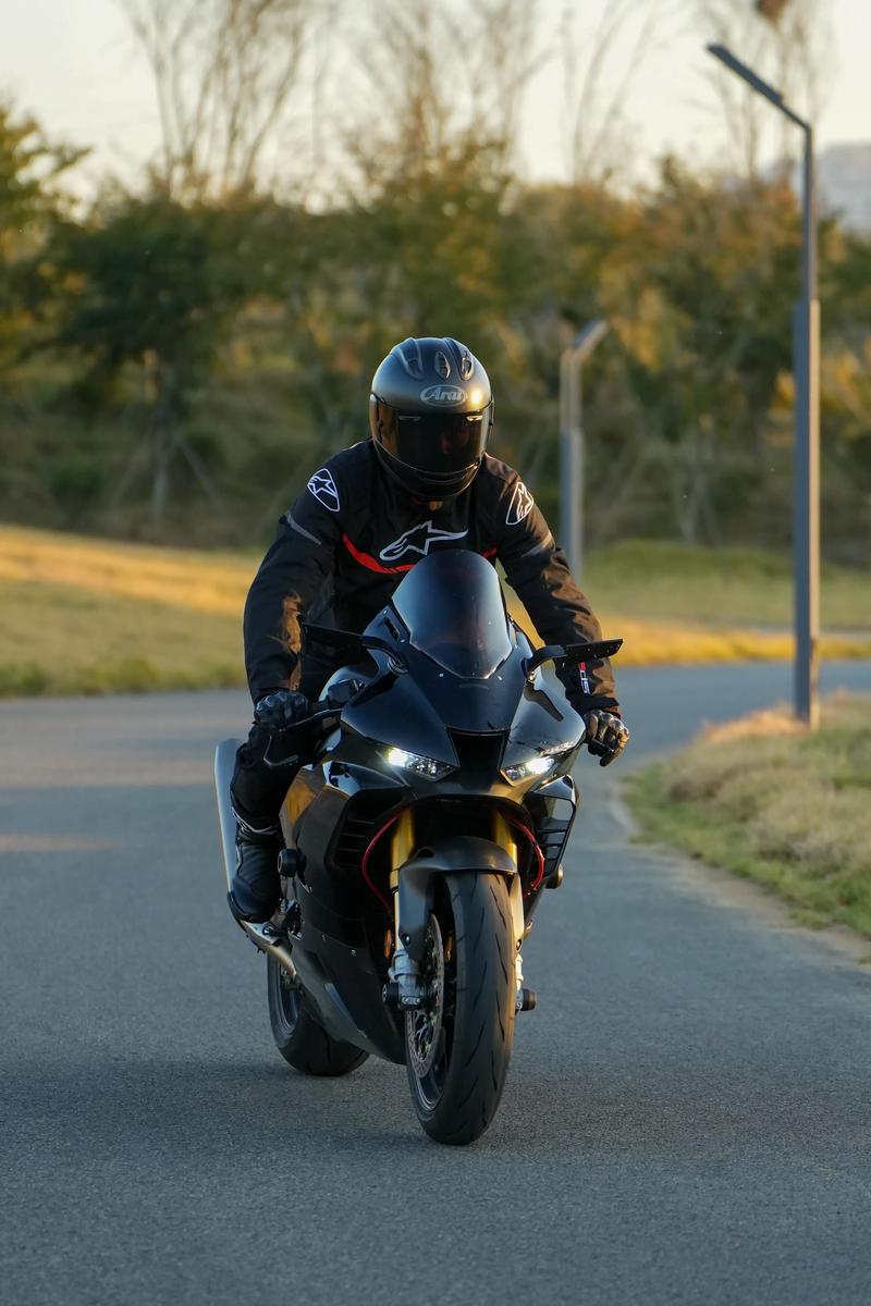 a星52码骑行服适合多大_骑行服选对码，舒适骑行不费力