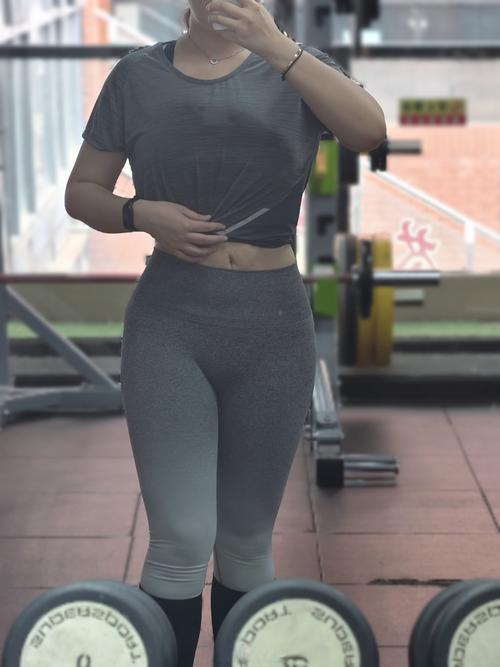 本人微胖瑜伽裤软壶铃健身照片_瑜伽裤显曲线，5分钟壶铃塑全身