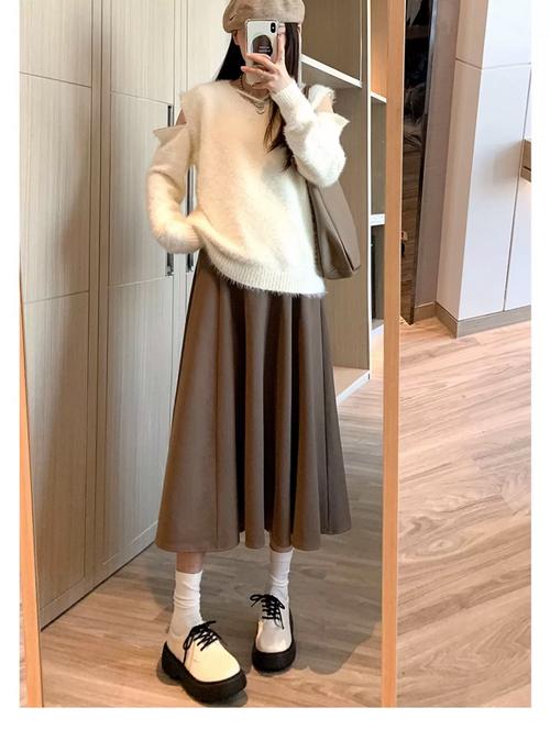 长百折裙配什么鞋子好看_优雅约会休闲全搞定！