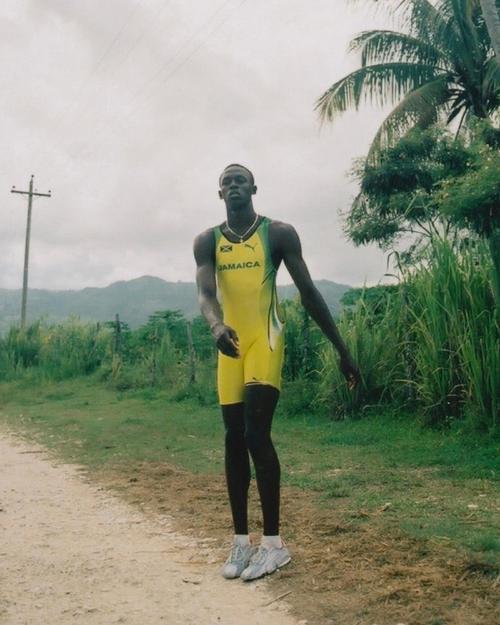 博尔特训练计划_速度力量结合，坚持挑战极限