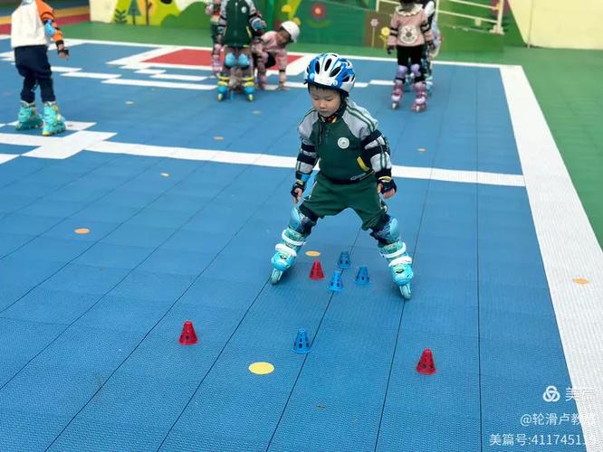 轮滑训练汇报_趣味健身,提升平衡协调 轮滑训练汇报_趣味健身,提升平衡协调