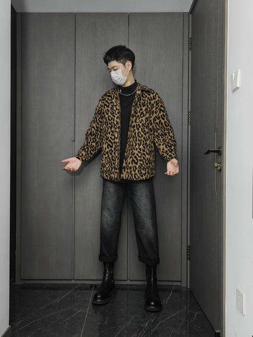 男款高帮皮鞋搭配什么裤子_修身裤配高帮鞋显高显瘦,露脚踝更时尚! 男款高帮皮鞋搭配什么裤子_修身裤配高帮鞋显高显瘦,露脚踝更时尚!