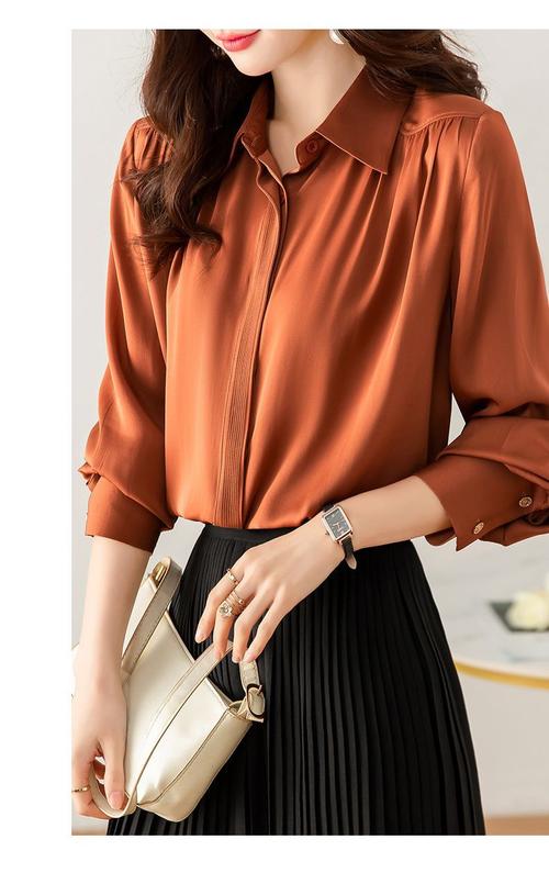 桑蚕丝上衣的最佳搭配_夏季优雅舒适，百搭时尚！