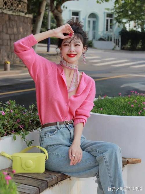 深粉色配什么颜色好看_深粉色多风格巧搭配显魅力 深粉色配什么颜色好看_深粉色多风格巧搭配显魅力