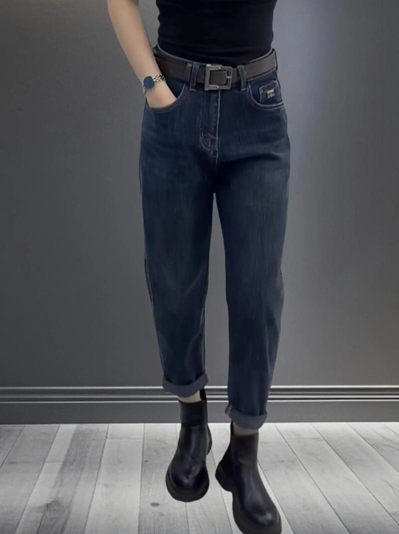 有小肚腩适合穿什么裤子_避开阔腿裤，选纸袋裤奶奶裤显瘦