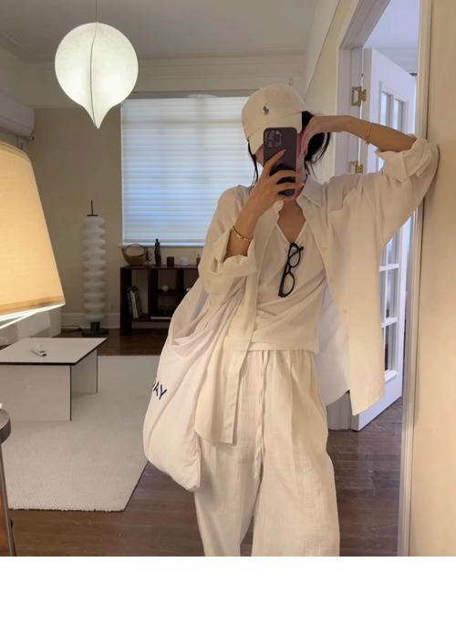 穿亚麻裤子一般都配什么鞋_风格随心变